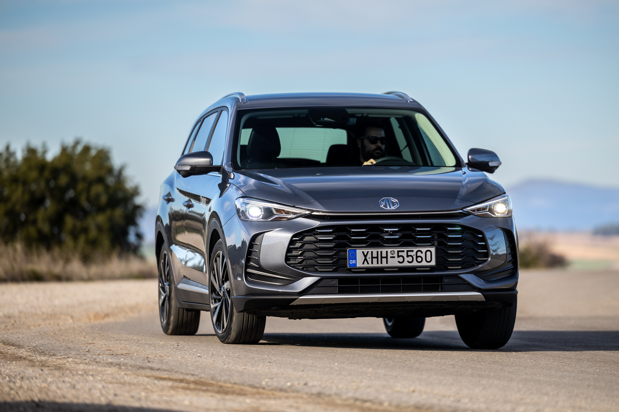 Test drive: MG ZS Max Hybrid+ vs Hyundai Kona 1.6 Hybrid/Photo © DRIVE Media Group/Thanassis Koutsogiannis