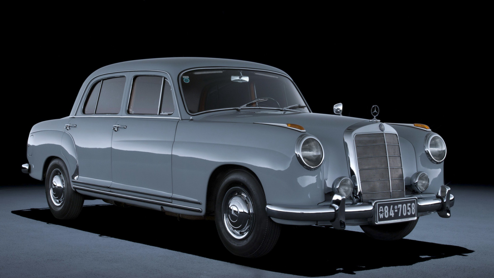 Mercedes-Benz 220