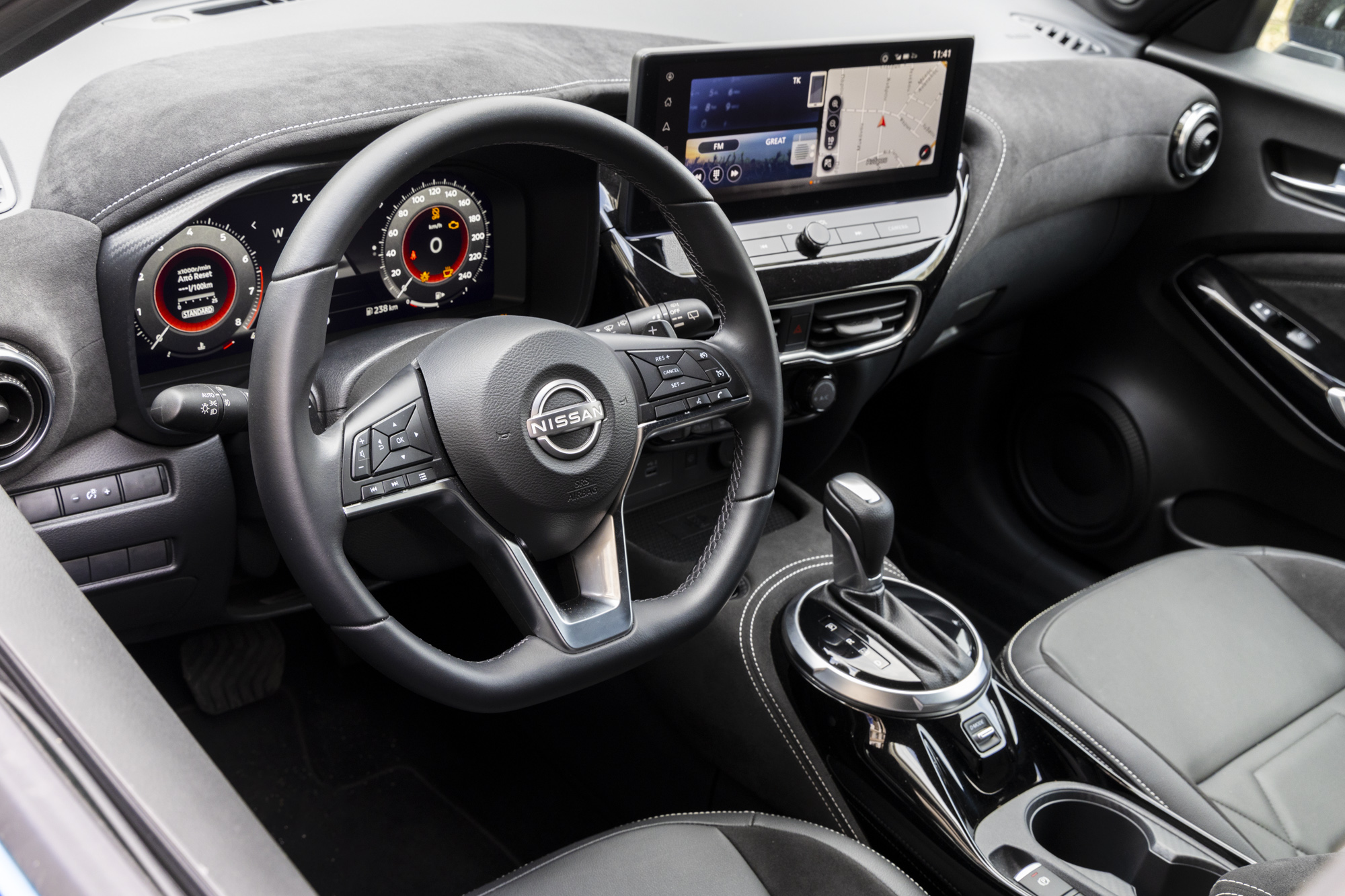 Test Drive: Nissan Juke 1.0 DIG-T DCT, , Photo © DRIVE Media Group/Thanassis Koutsogiannis